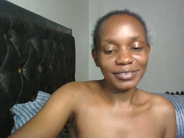 Minimochie live cam on BongaCams