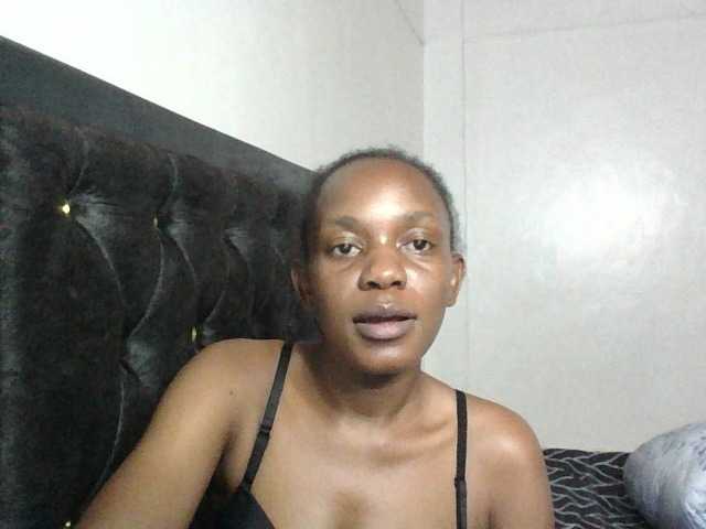 Minimochie live cam on BongaCams