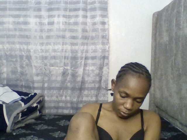 Minimochie live cam on BongaCams