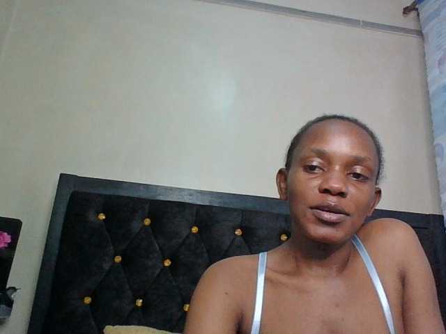 Minimochie live cam on BongaCams