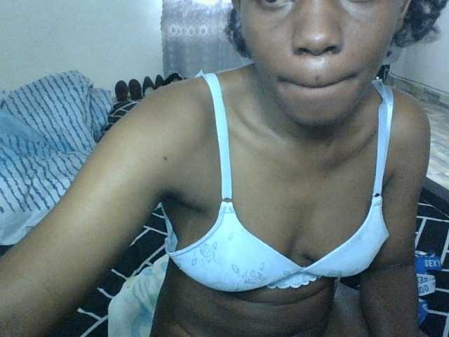 Minimochie live cam on BongaCams