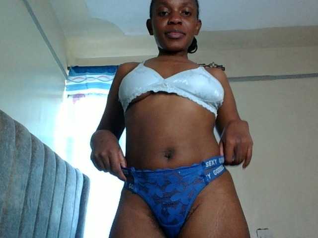 Minimochie live cam on BongaCams