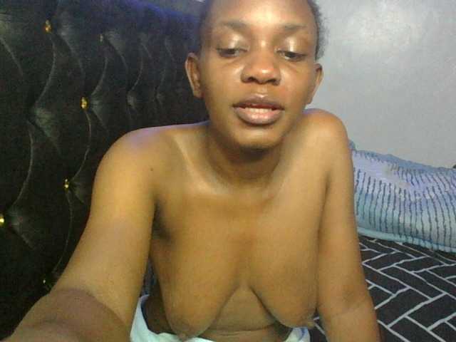 Minimochie live cam on BongaCams