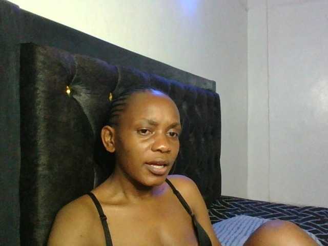 Minimochie live cam on BongaCams