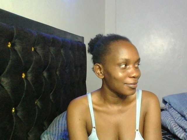 Minimochie live cam on BongaCams
