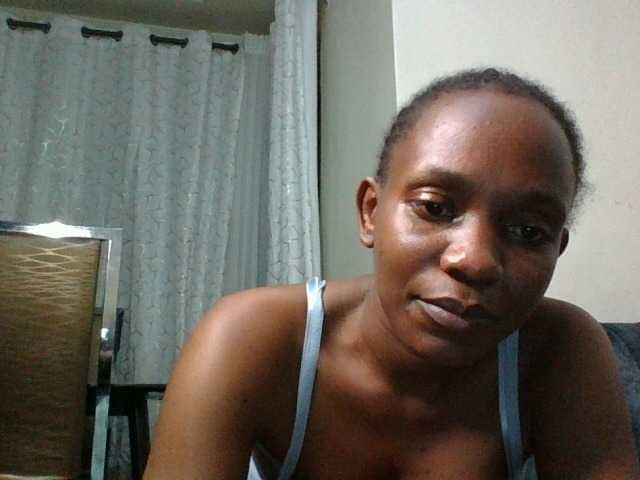 Minimochie live cam on BongaCams
