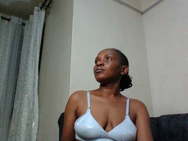 Minimochie live cam on BongaCams