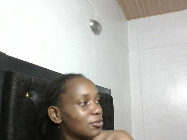 Minimochie live cam on BongaCams