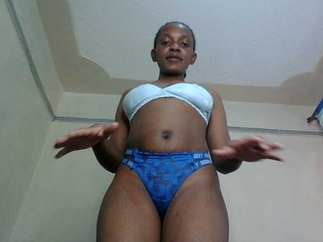 Minimochie live cam on BongaCams
