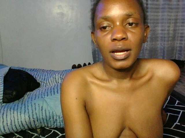 Minimochie live cam on BongaCams