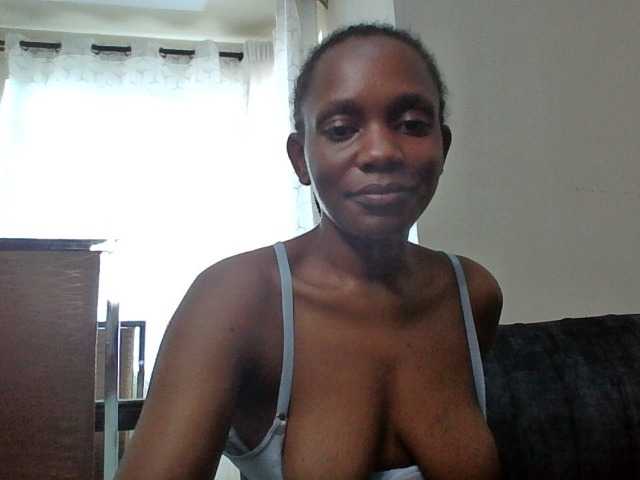 Minimochie live cam on BongaCams