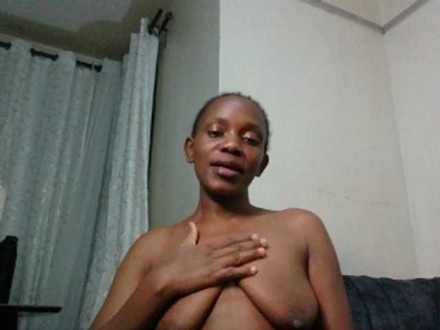 Minimochie live cam on BongaCams