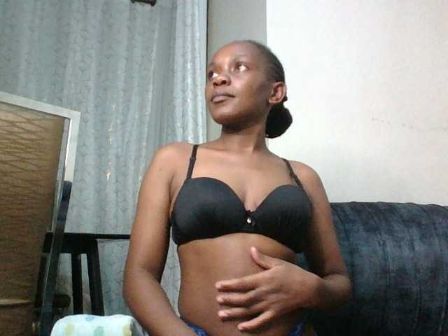 Minimochie live cam on BongaCams