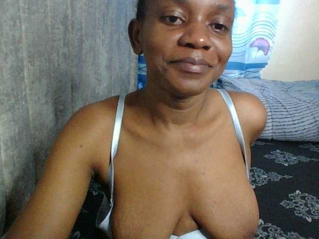 Minimochie live cam on BongaCams