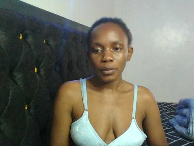 Minimochie live cam on BongaCams