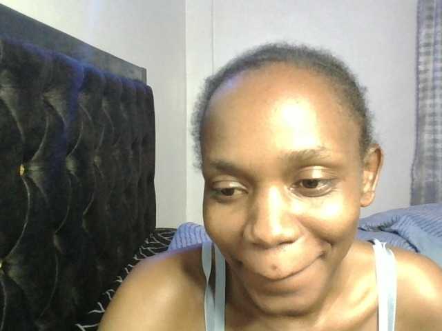 Minimochie live cam on BongaCams