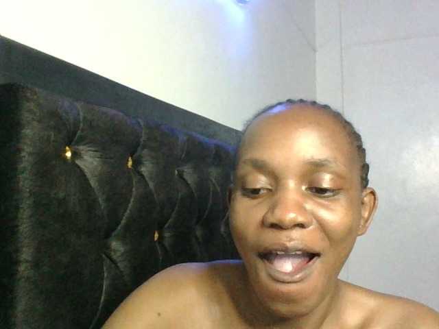 Minimochie live cam on BongaCams