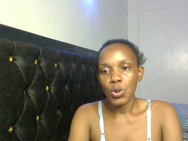 Minimochie live cam on BongaCams