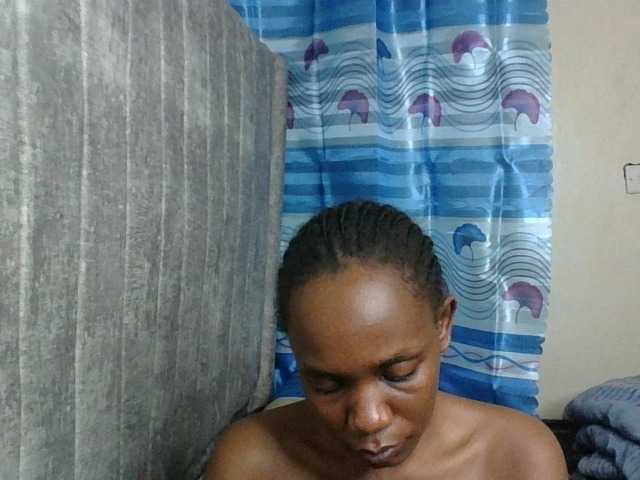 Minimochie live cam on BongaCams