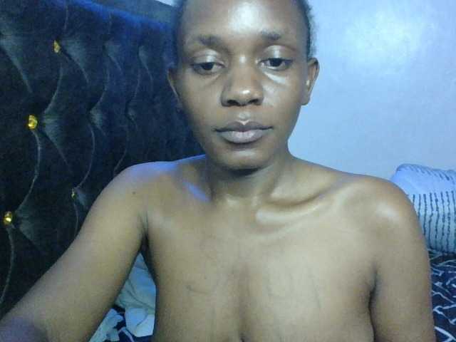 Minimochie live cam on BongaCams