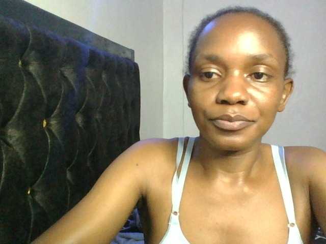 Minimochie live cam on BongaCams