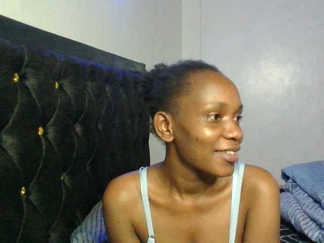 Minimochie live cam on BongaCams