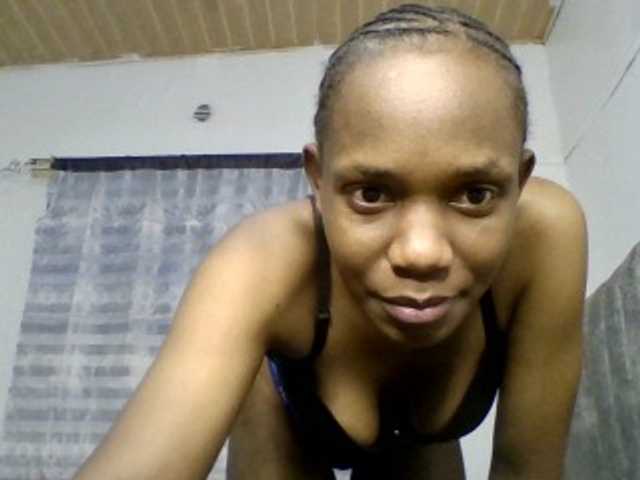Minimochie live cam on BongaCams