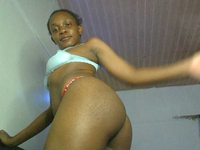 Minimochie live cam on BongaCams