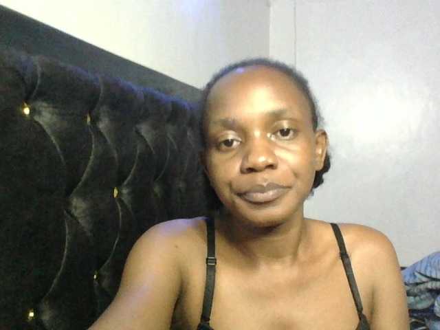 Minimochie live cam on BongaCams