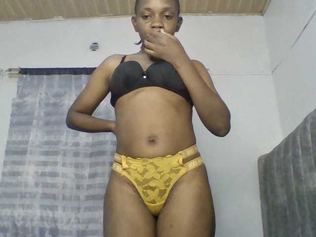 Minimochie live cam on BongaCams