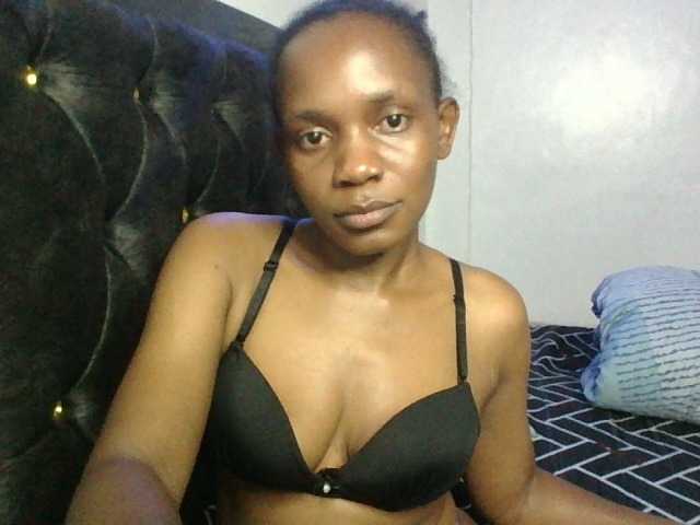 Minimochie live cam on BongaCams