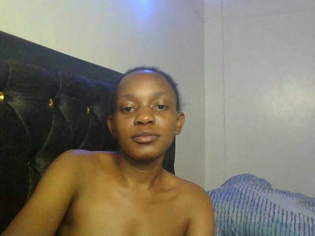 Minimochie live cam on BongaCams