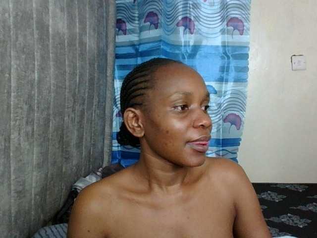 Minimochie live cam on BongaCams