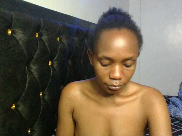 Minimochie live cam on BongaCams