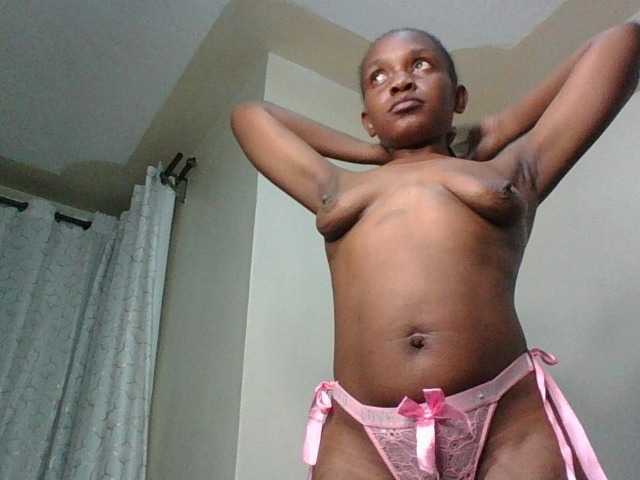 Minimochie live cam on BongaCams