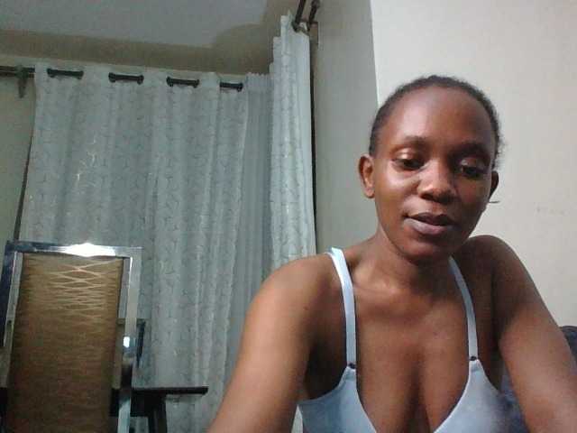 Minimochie live cam on BongaCams
