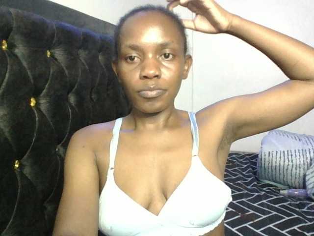 Minimochie live cam on BongaCams