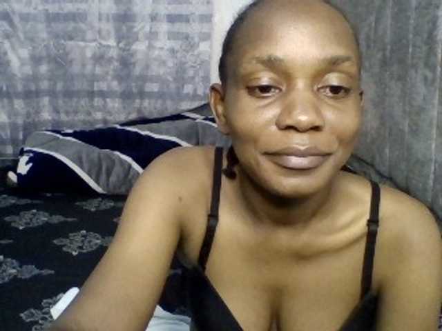 Minimochie live cam on BongaCams