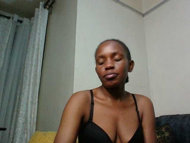 Minimochie live cam on BongaCams