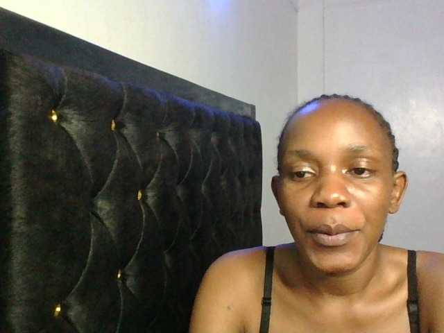Minimochie live cam on BongaCams