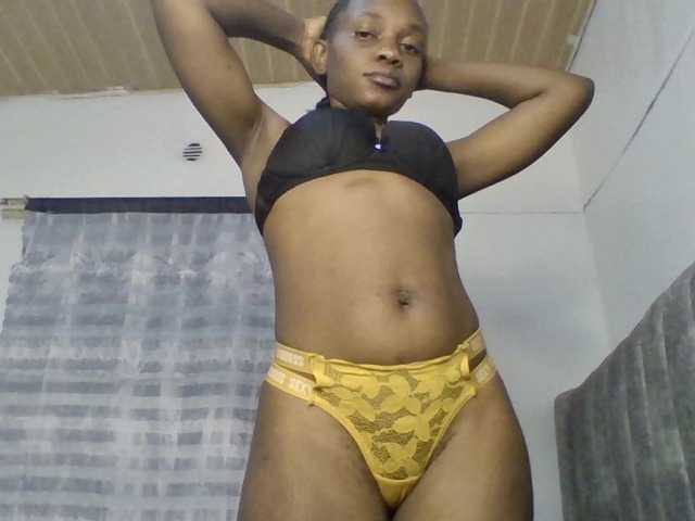 Minimochie live cam on BongaCams