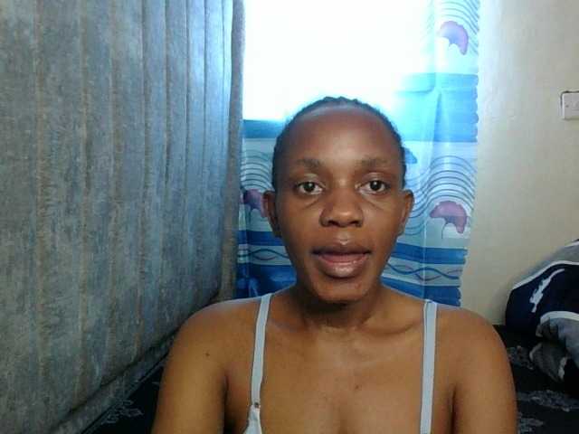 Minimochie live cam on BongaCams