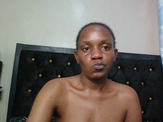 Minimochie live cam on BongaCams