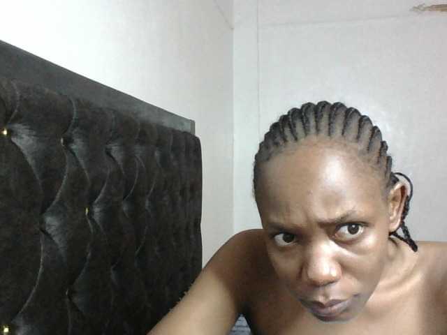 Minimochie live cam on BongaCams