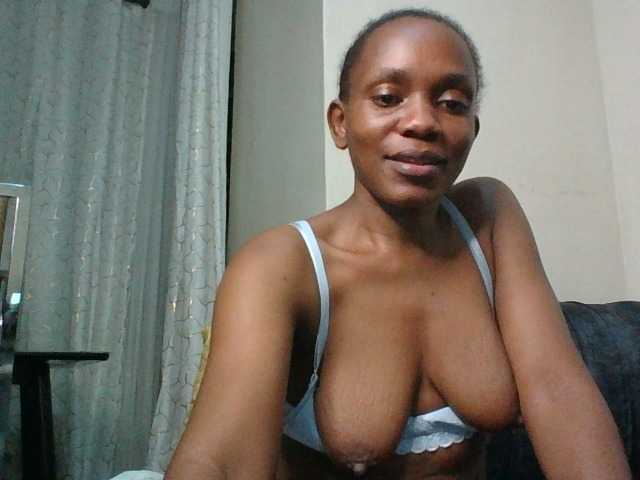 Minimochie live cam on BongaCams