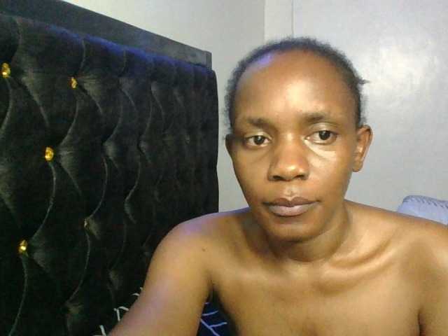Minimochie live cam on BongaCams