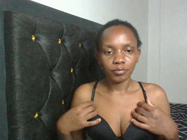Minimochie live cam on BongaCams