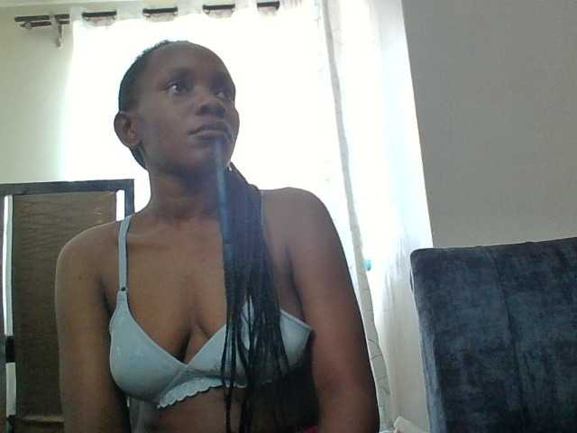 Minimochie live cam on BongaCams