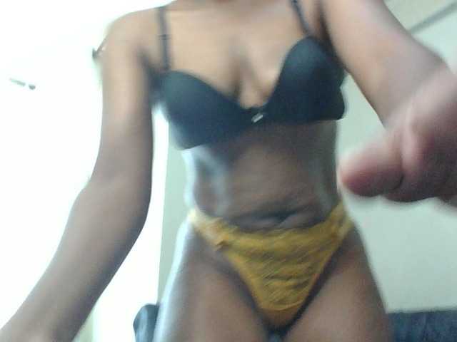 Minimochie live cam on BongaCams