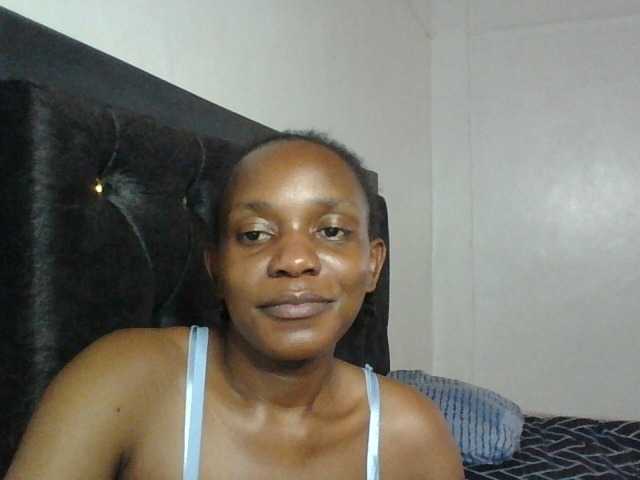 Minimochie live cam on BongaCams